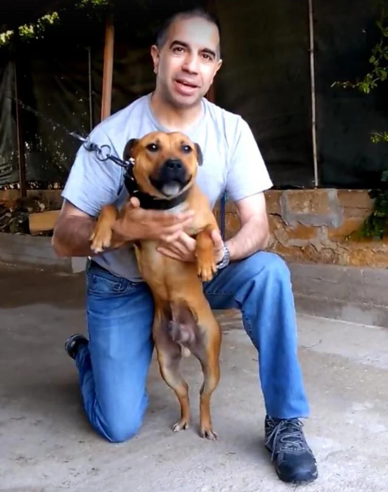 Mike Morabito con su perro