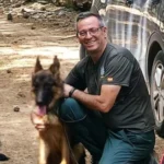 Felipe Villanueva con su perro