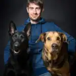 Jesús Poza con sus perros