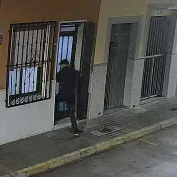 Perro evita secuestro de su dueña en Valencia