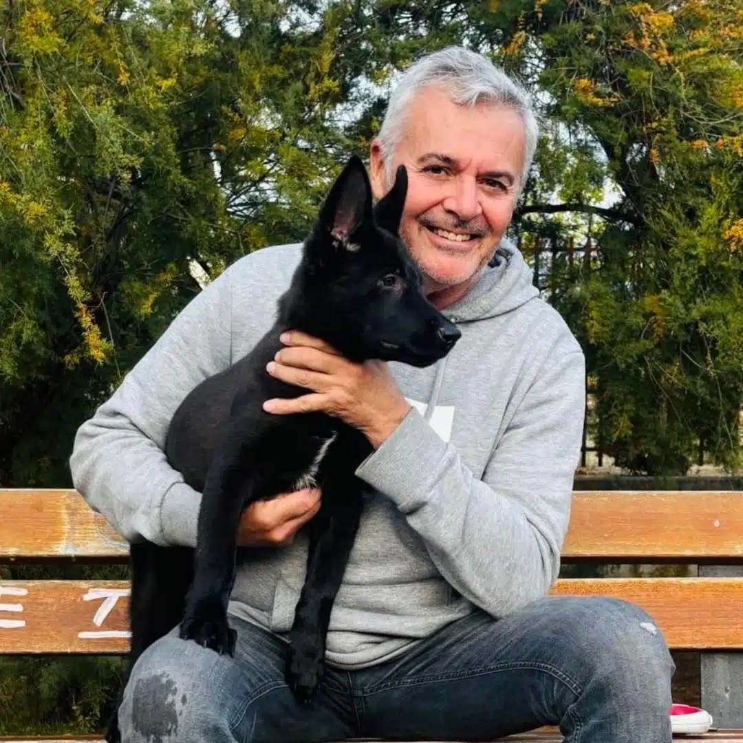Nacho Sierra con su perro