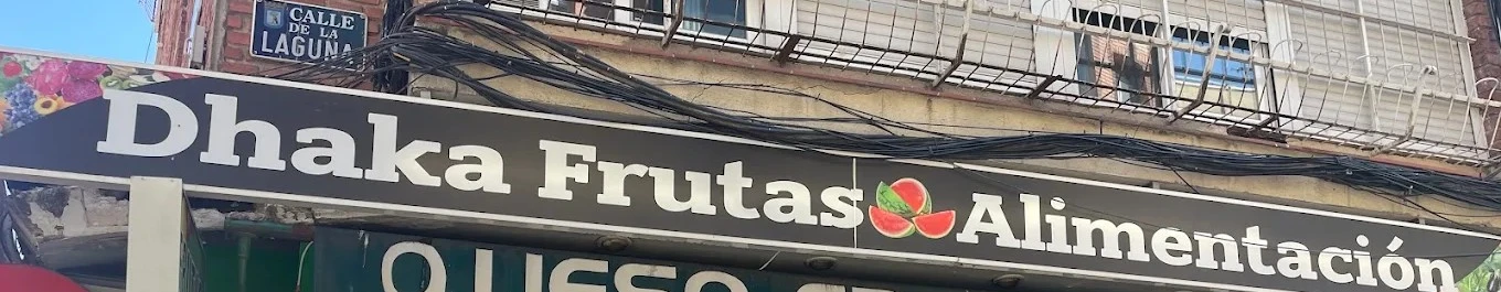 Denuncian la discriminación a un hombre ciego con perro guía en una frutería de Carabanchel