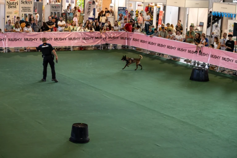 Policía municipal de Madrid en Mascotin 2026